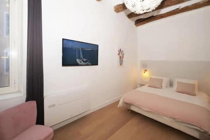 Design Suite Vieux Port Appartement Tout Equipe Climatise Marseille Exterior photo